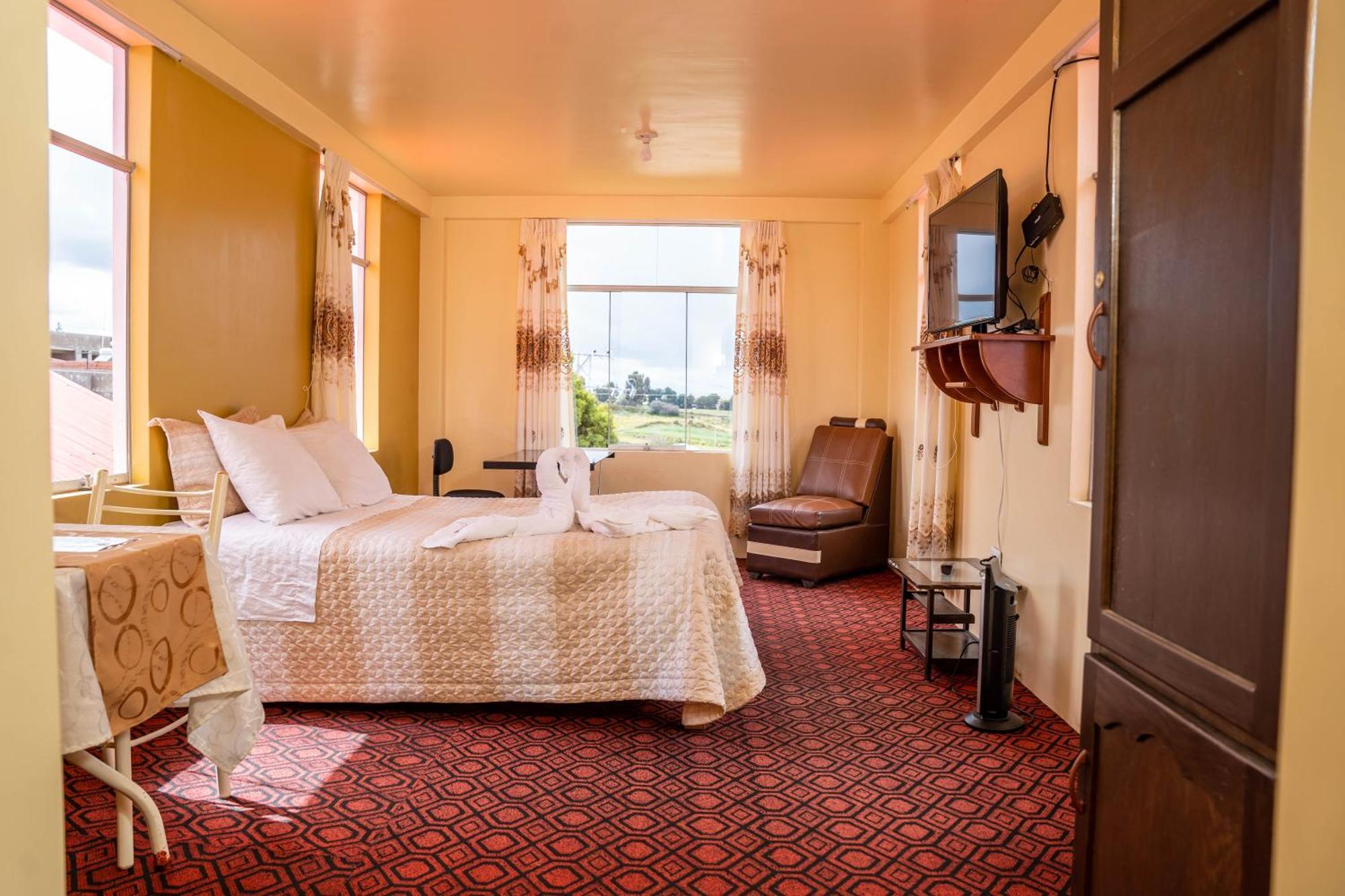 Hotel Summita Yunguyo Zewnętrze zdjęcie