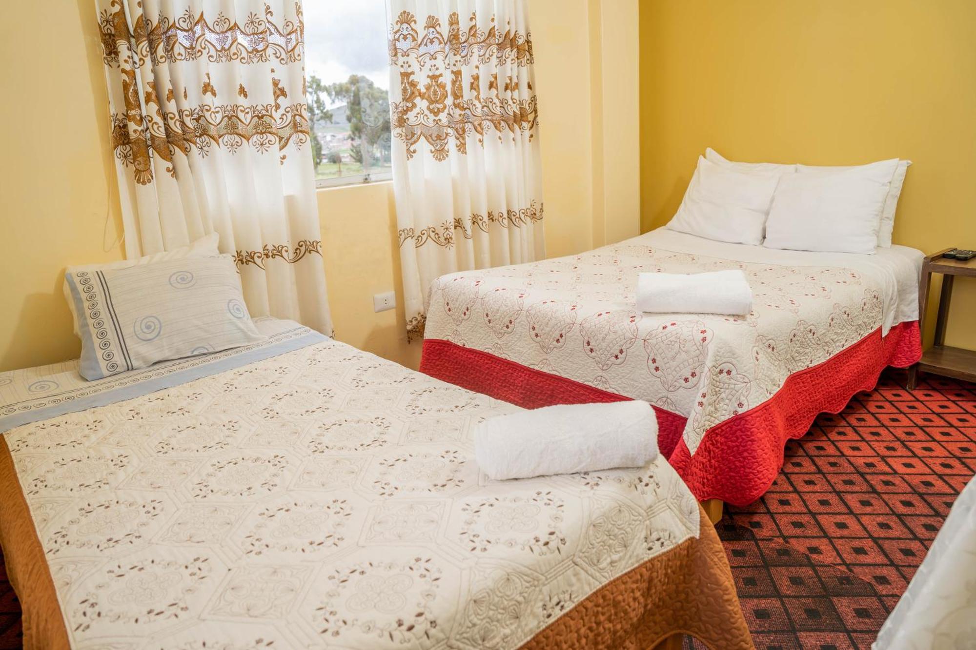Hotel Summita Yunguyo Zewnętrze zdjęcie