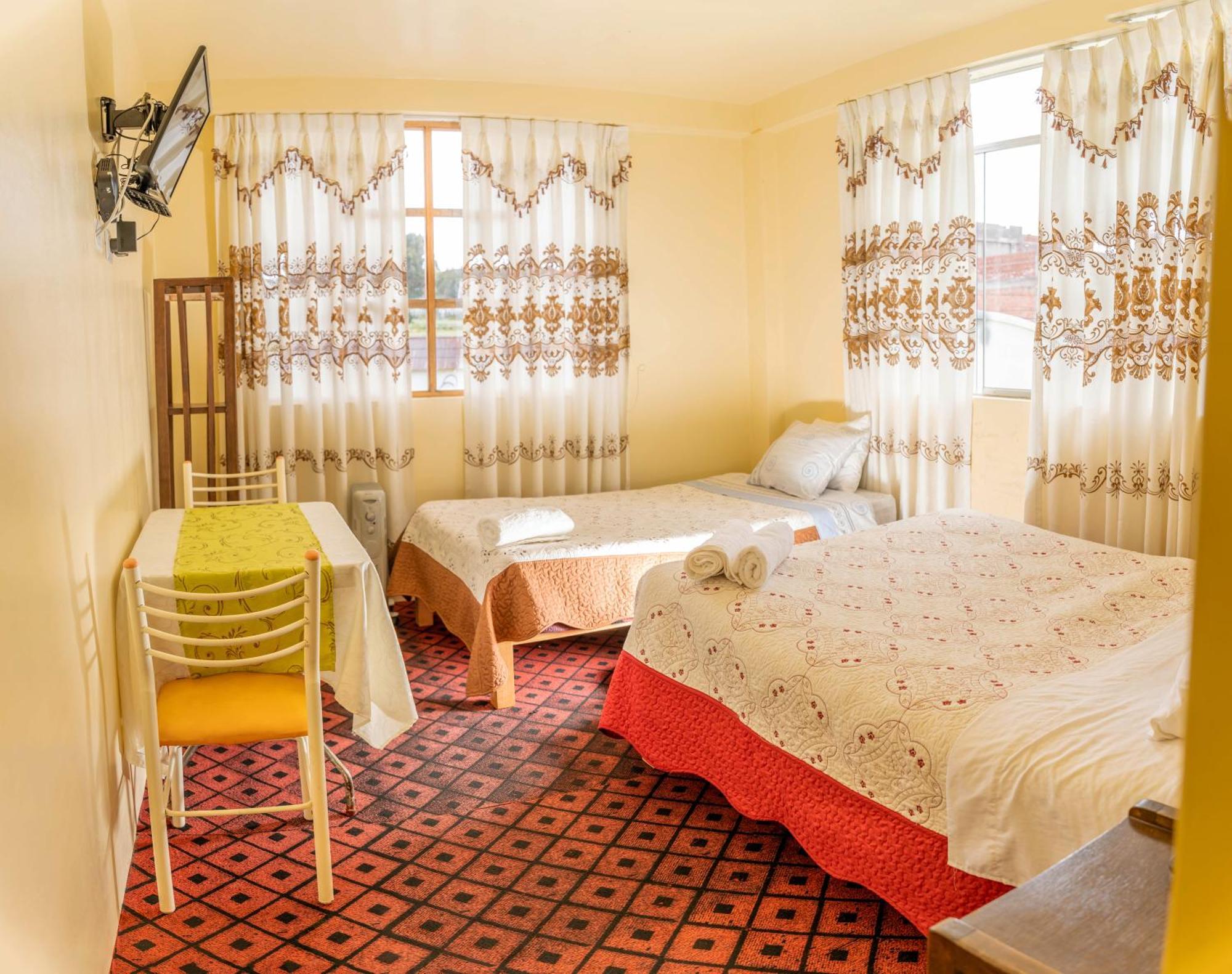 Hotel Summita Yunguyo Zewnętrze zdjęcie