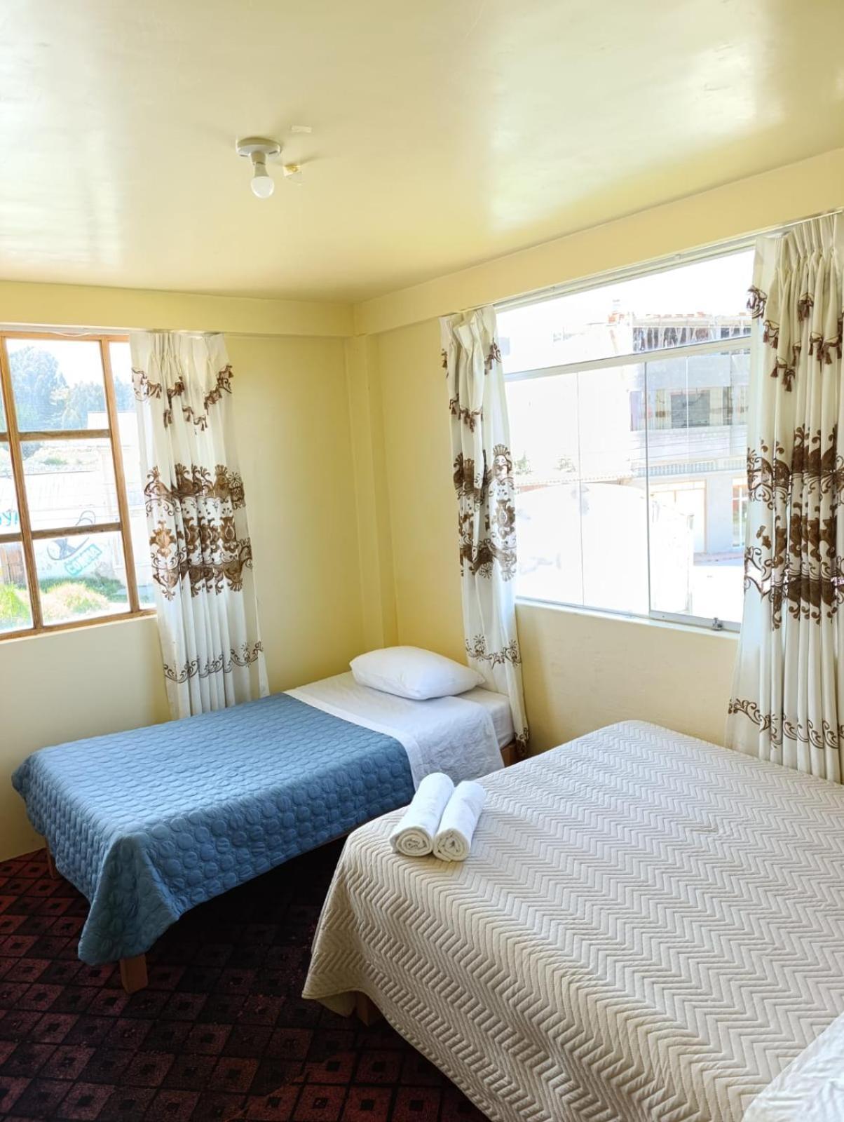 Hotel Summita Yunguyo Zewnętrze zdjęcie