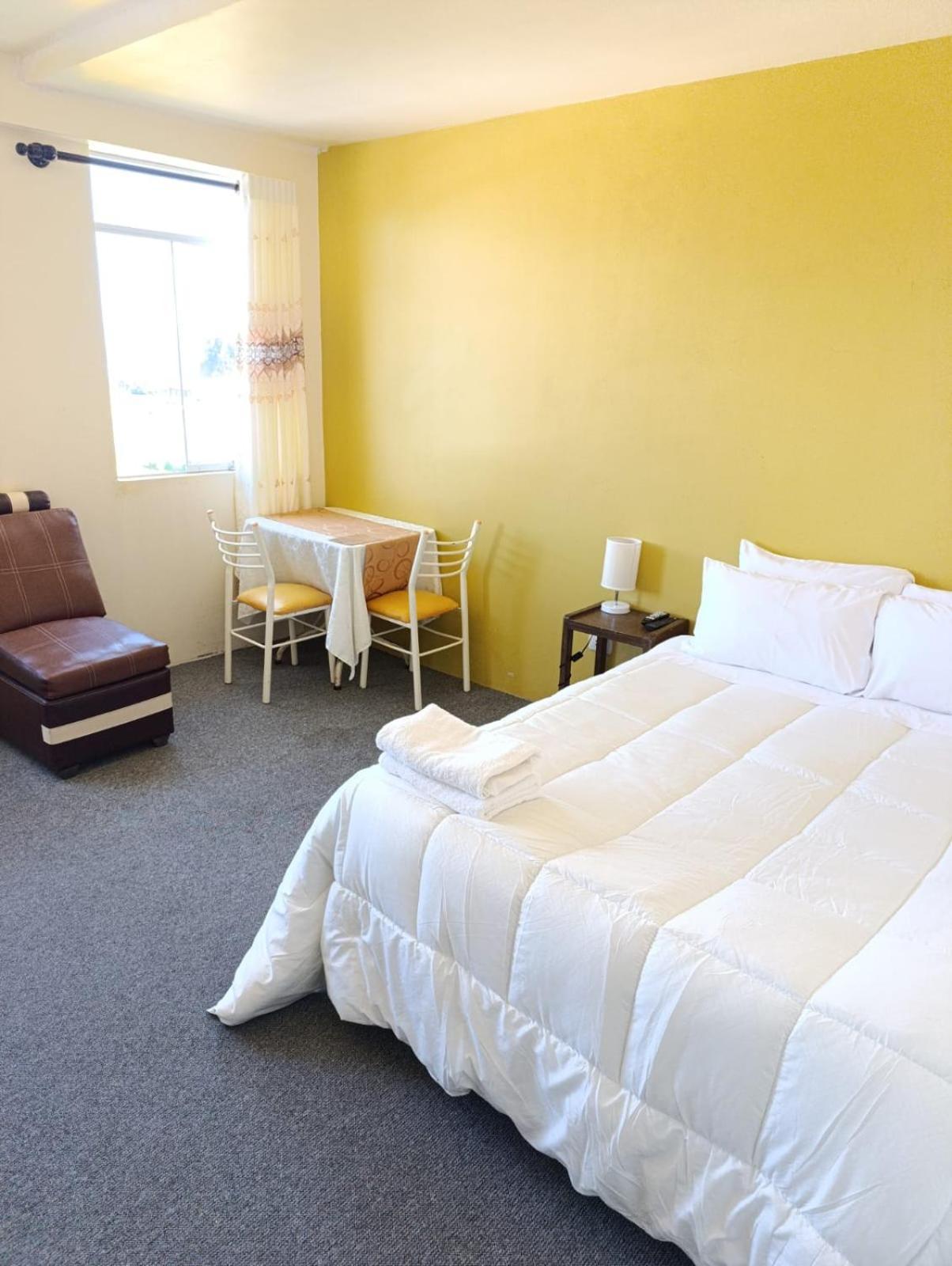 Hotel Summita Yunguyo Zewnętrze zdjęcie