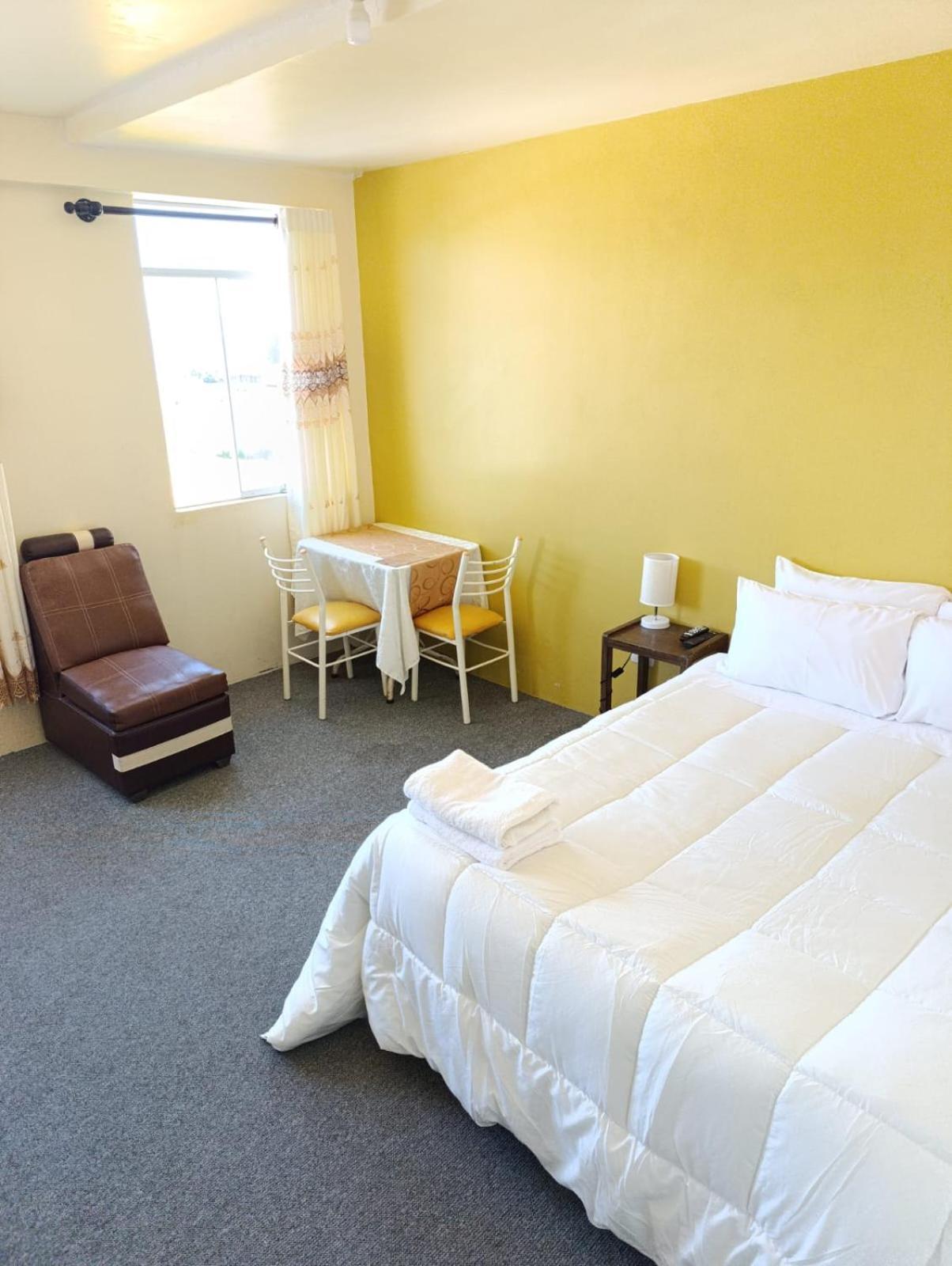 Hotel Summita Yunguyo Zewnętrze zdjęcie