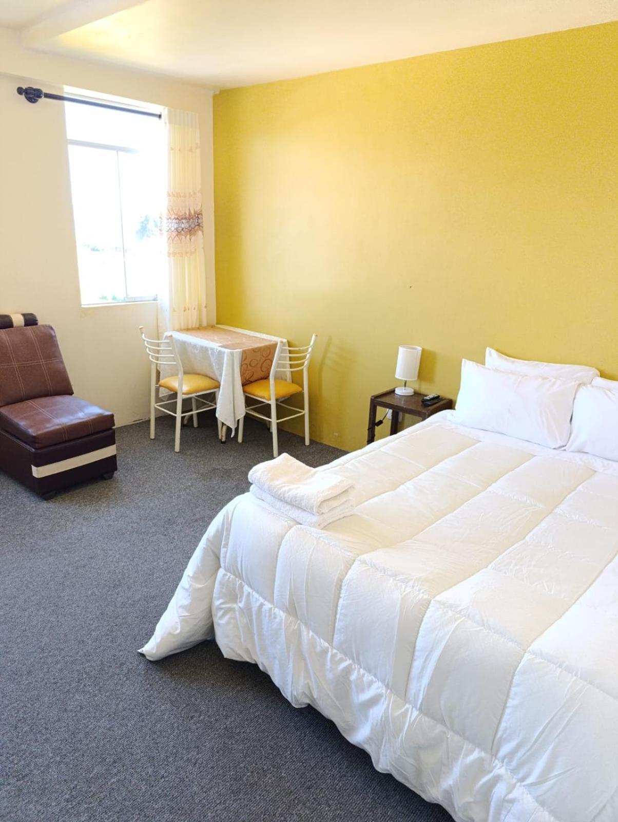 Hotel Summita Yunguyo Zewnętrze zdjęcie